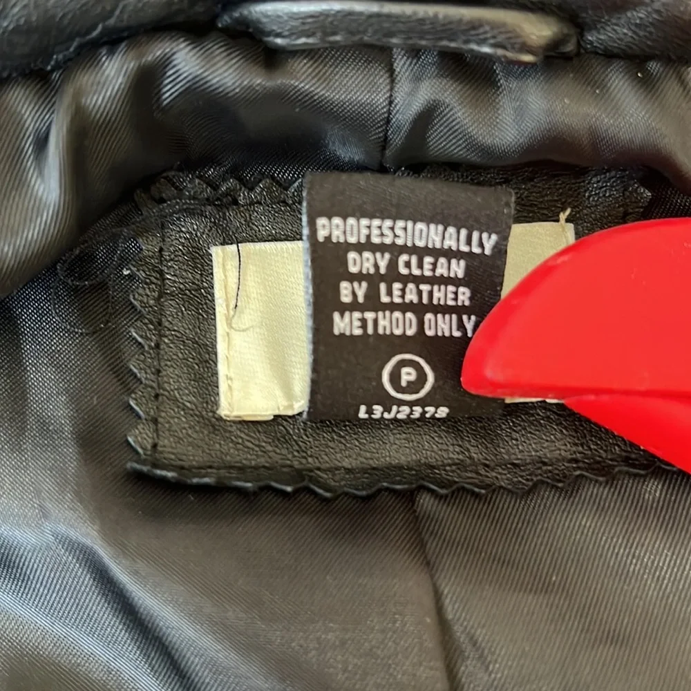 NEIMAN MARCUS quilted jacket - Picture 12 of 13